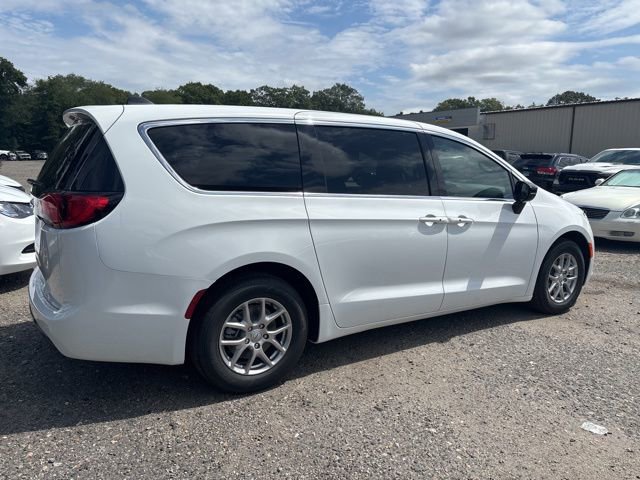 New 2026 Chrysler Voyager LX image 4