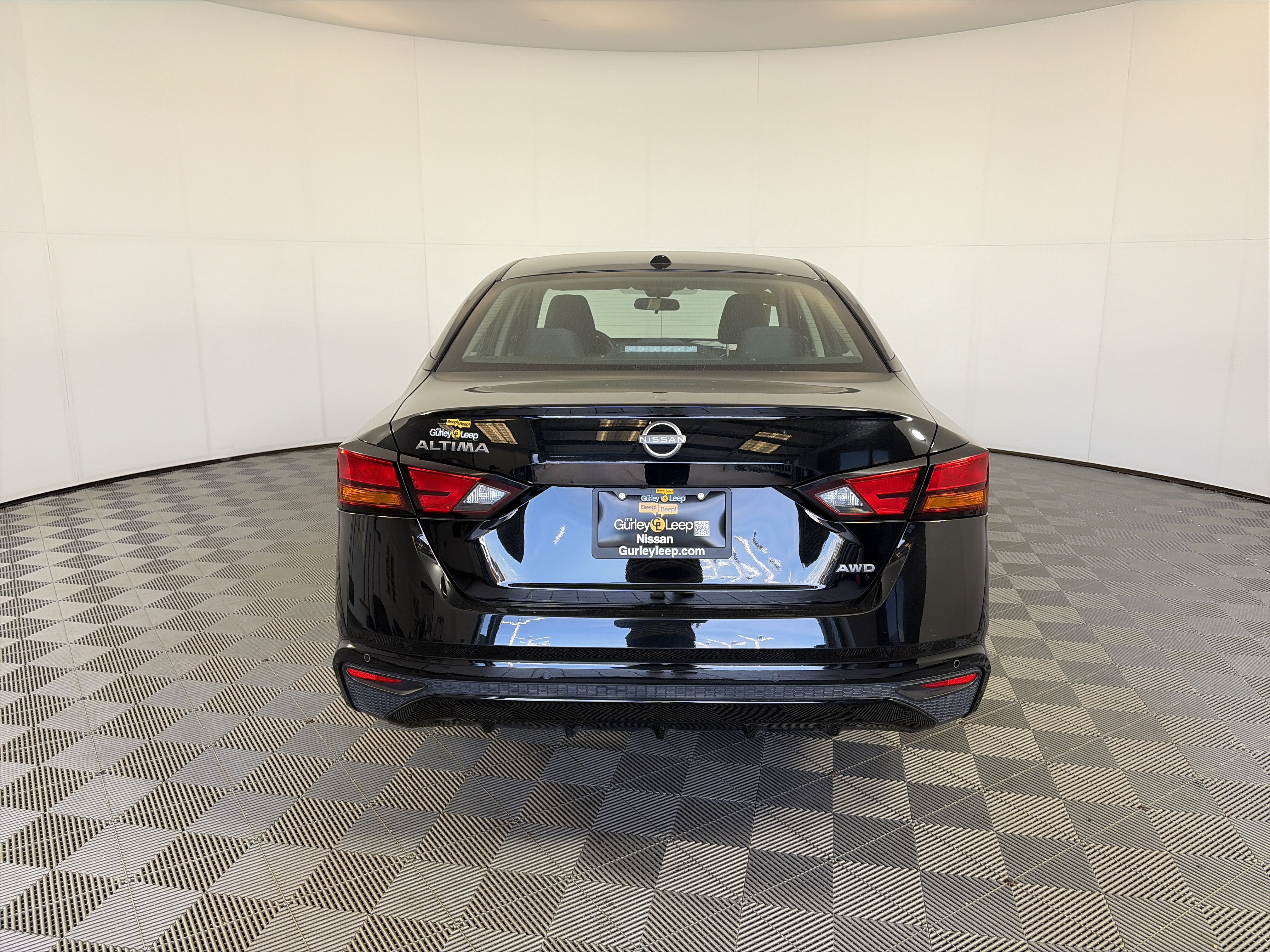 Used 2025 Nissan Altima 2.5 SV AWD/4WD image 9