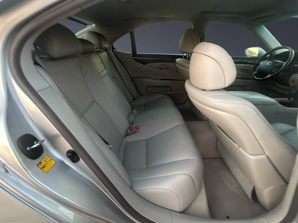 Used 2007 Lexus LS 460 RWD image 12