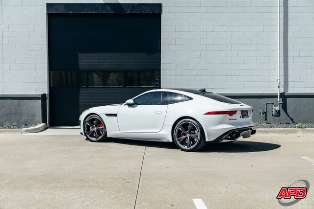 Used 2016 Jaguar F-TYPE R image 40