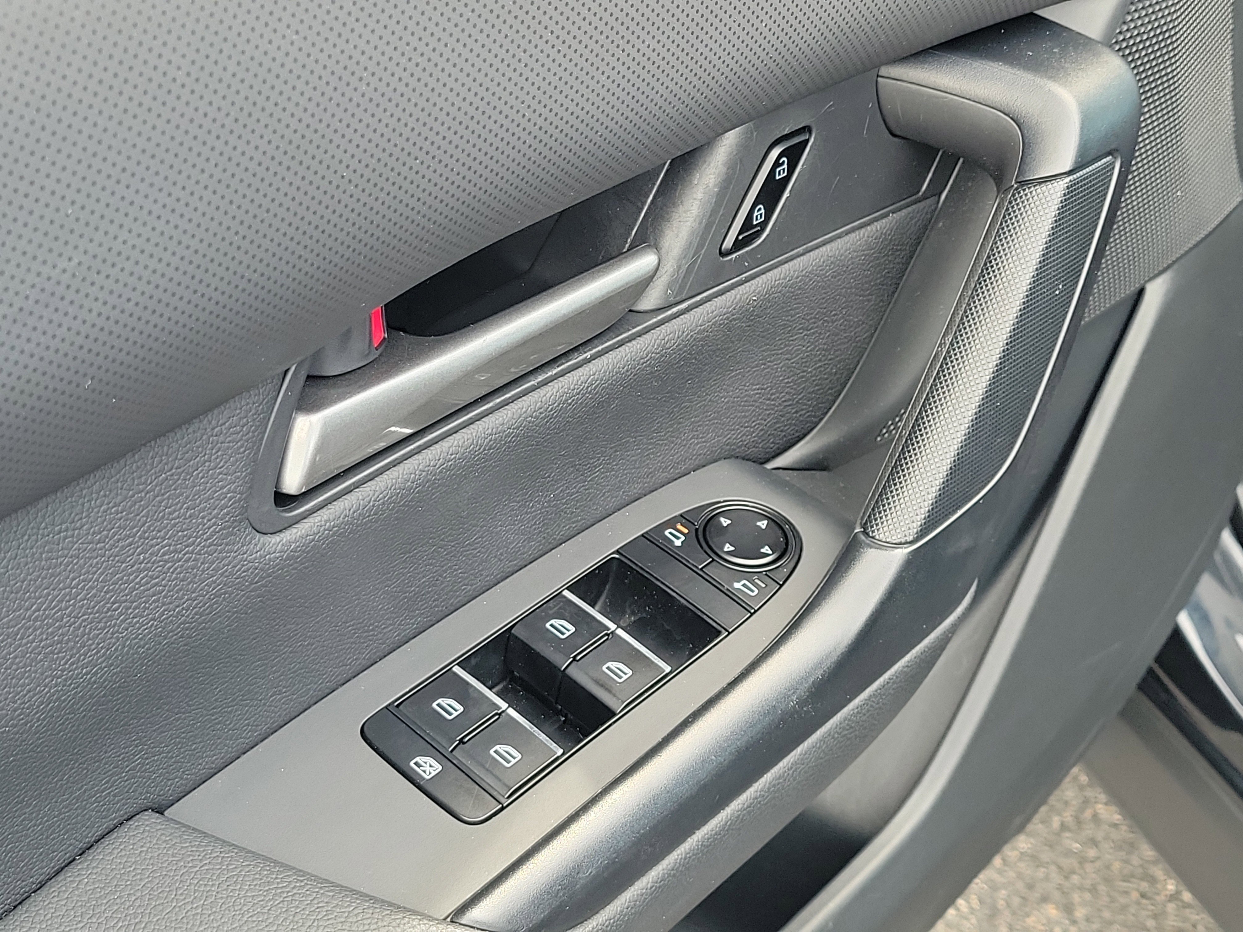 Used 2025 MAZDA CX-50 AWD 2.5 S w/ Preferred Package image 21