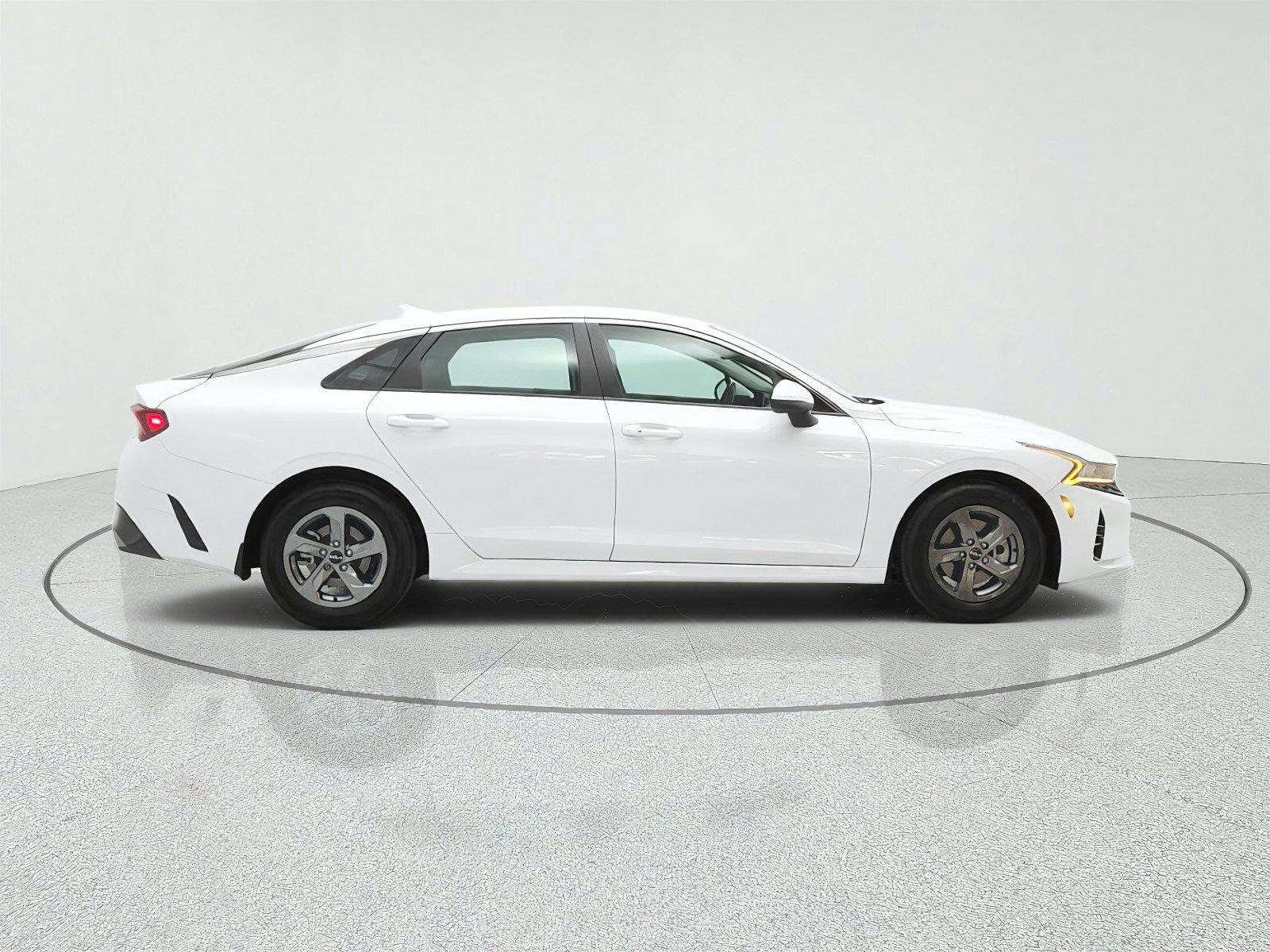 Used 2022 Kia K5 LXS FWD image 4