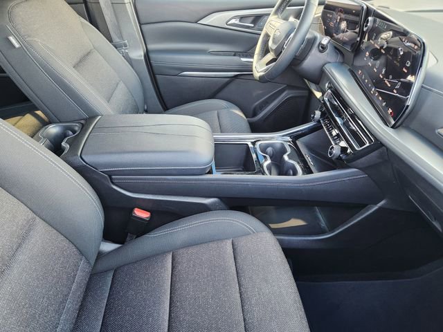 Used 2025 Chevrolet Traverse LT image 14