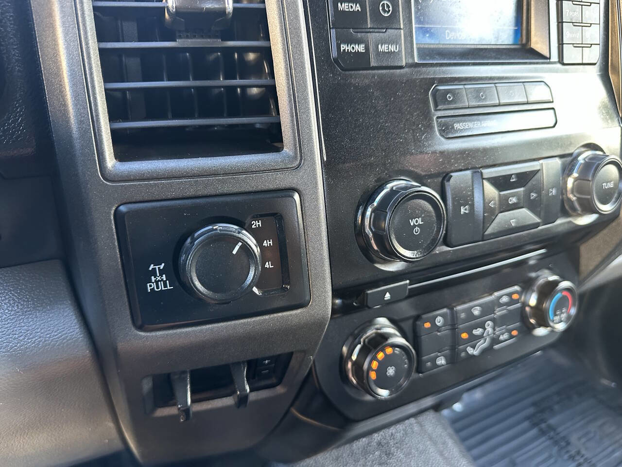 Used 2017 Ford F250 XL w/ Power Equipment Group AWD/4WD image 12