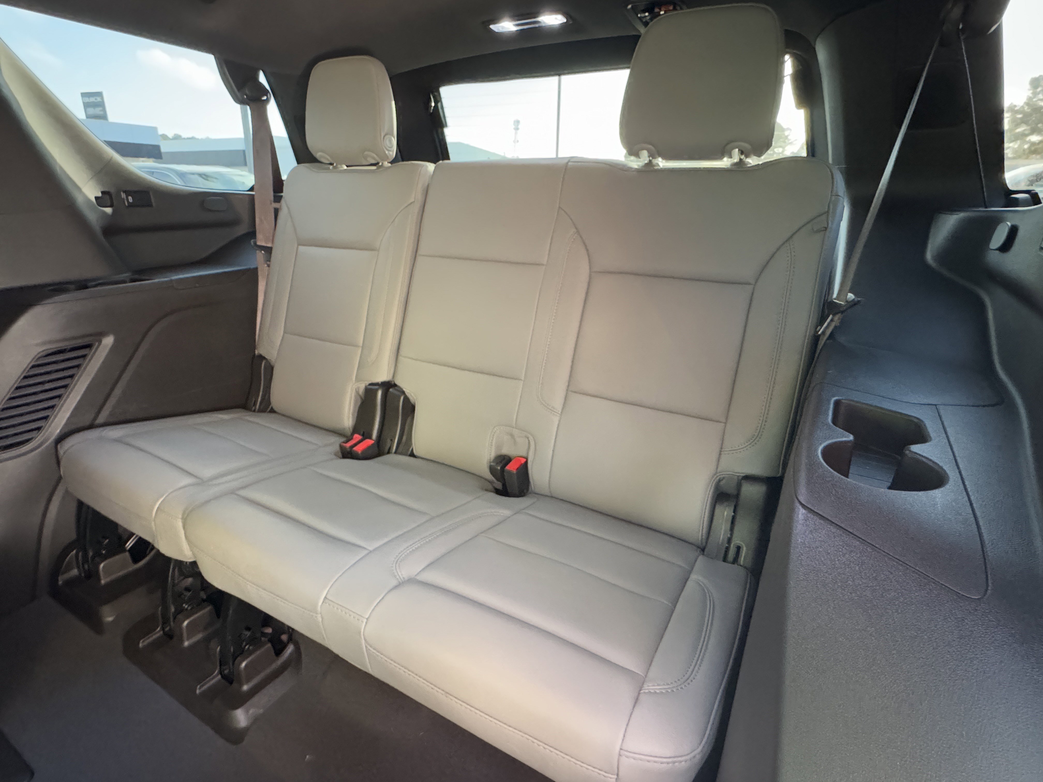 Used 2023 Chevrolet Tahoe Z71 w/ Luxury Package image 17