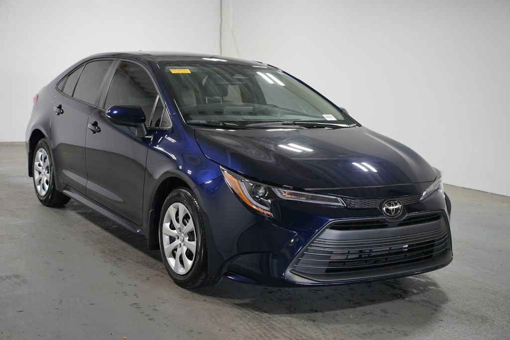 Certified 2025 Toyota Corolla LE image 3
