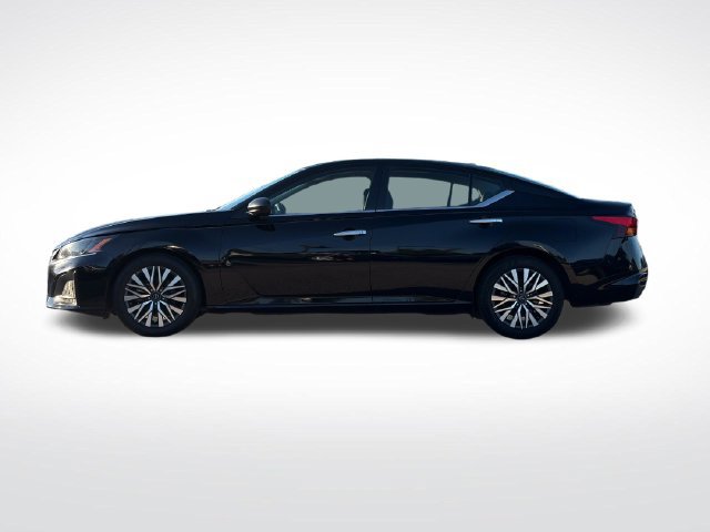 Used 2024 Nissan Altima 2.5 SV FWD image 8