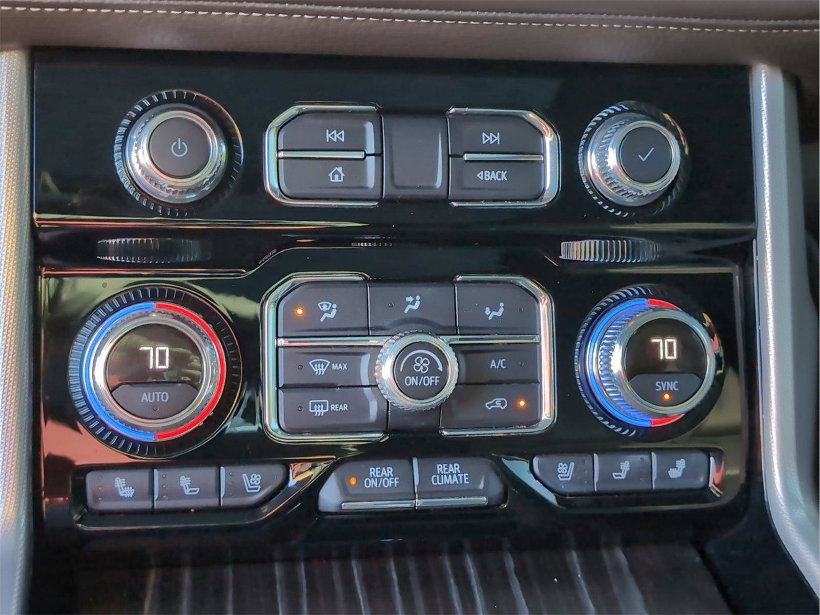 Used 2022 GMC Yukon Denali w/ Denali Ultimate Package AWD/4WD image 19