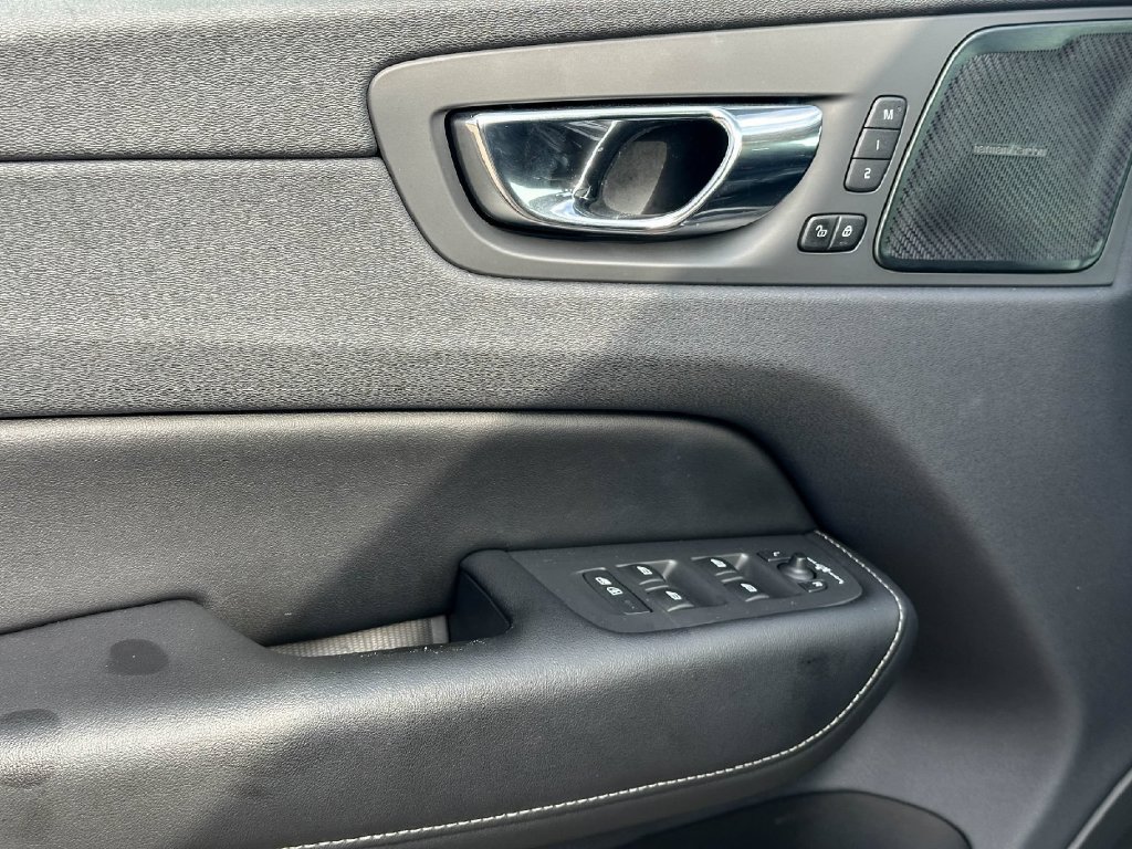 Used 2019 Volvo XC60 T5 Inscription w/ Protection Package Premier FWD image 16