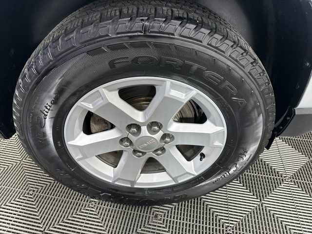 Used 2015 GMC Acadia SLE image 10