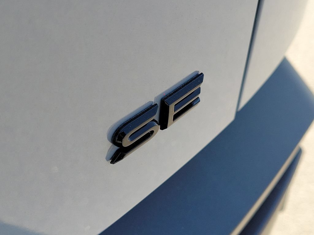 New 2026 Toyota C-HR AWD/4WD image 9