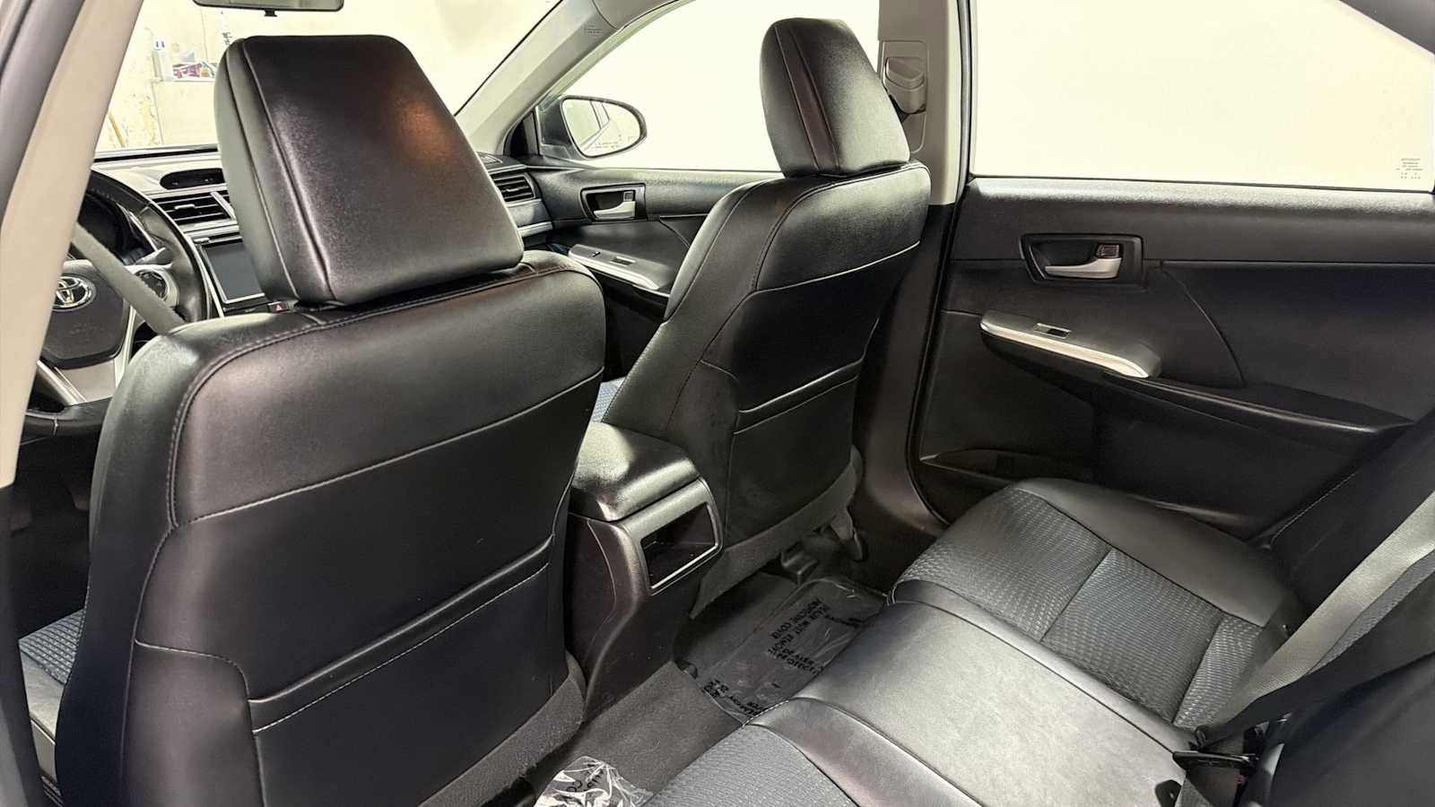 Used 2014 Toyota Camry SE image 24