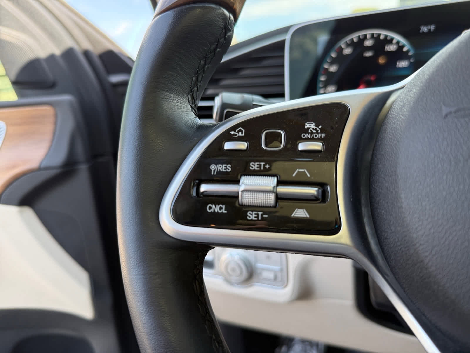 Certified 2021 Mercedes-Benz GLE 350 4MATIC image 24