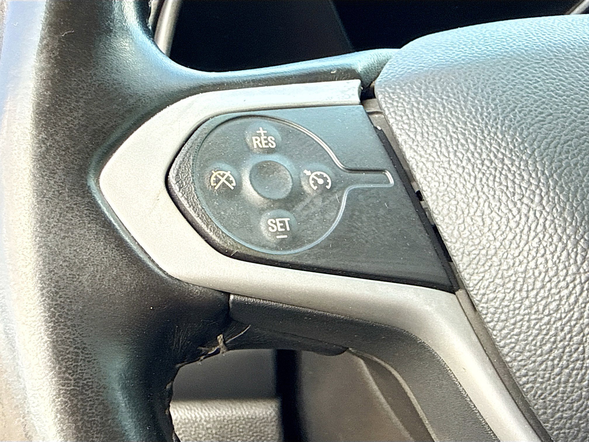 Used 2021 Chevrolet Colorado LT image 34