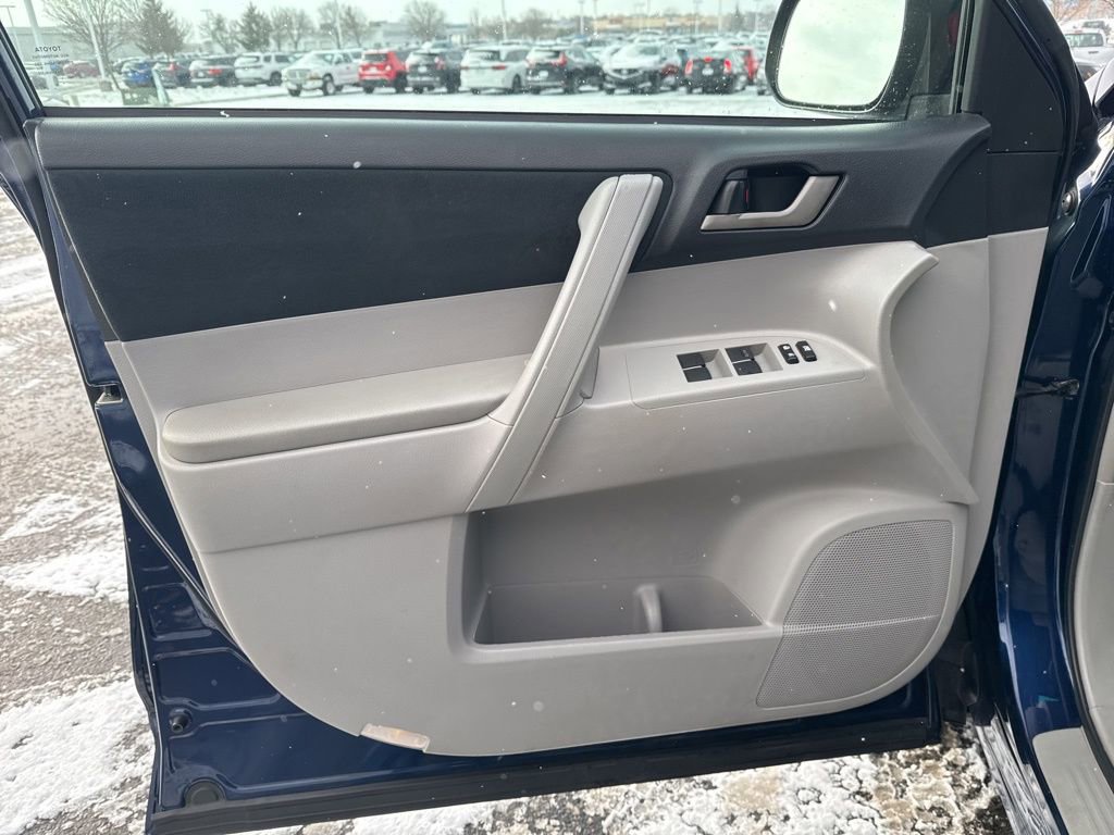 Used 2011 Toyota Highlander 4WD w/ Tech Pkg image 27