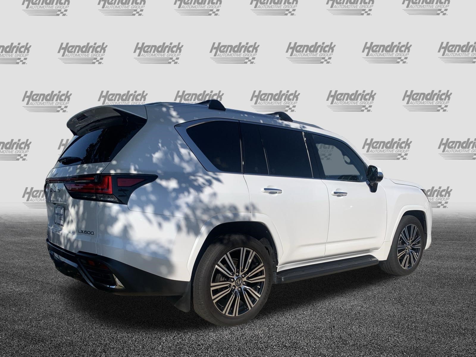 Used 2023 Lexus LX 600 4WD w/ Luxury Package image 10