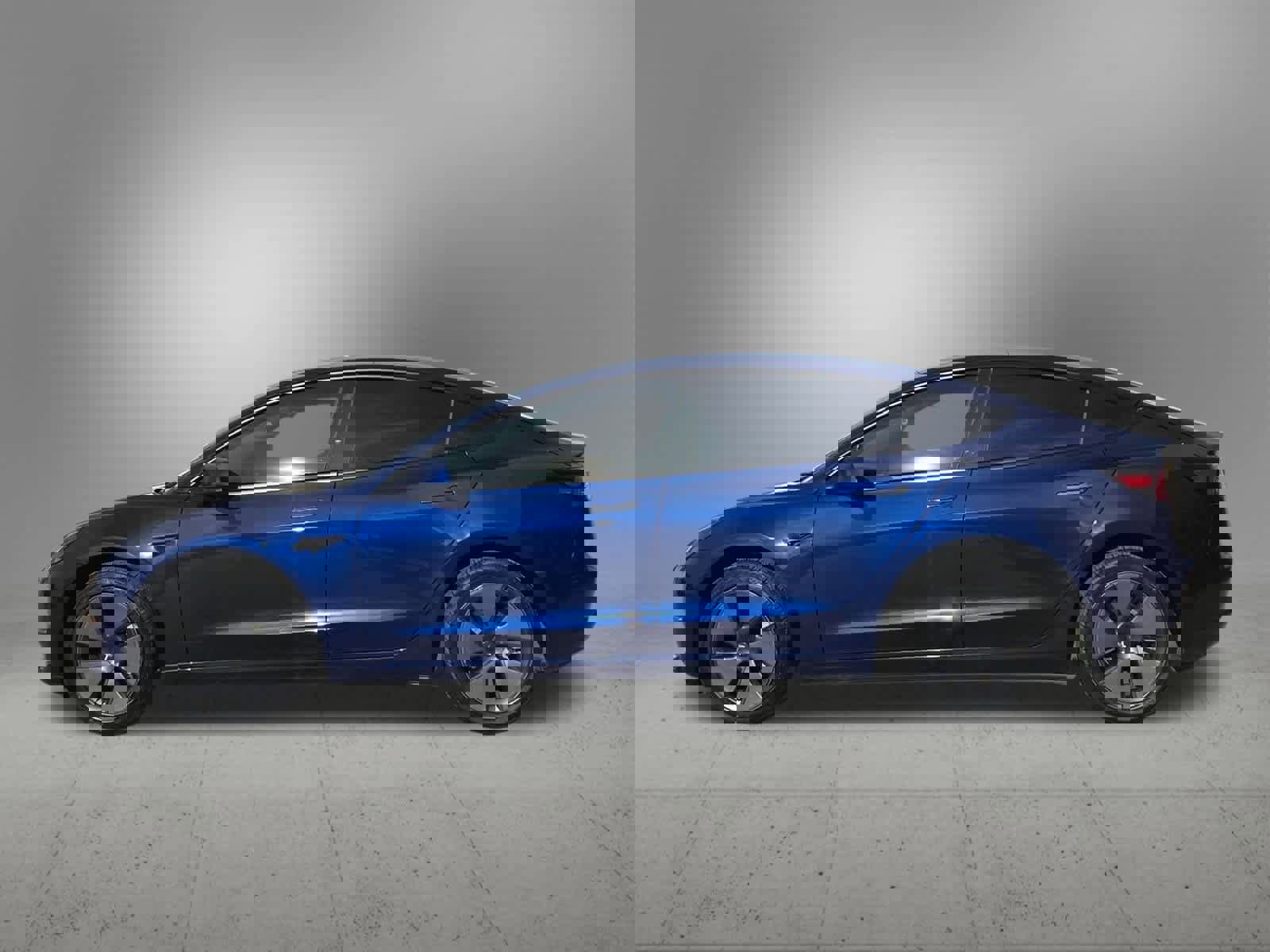 Used 2023 Tesla Model 3 Standard Range image 3