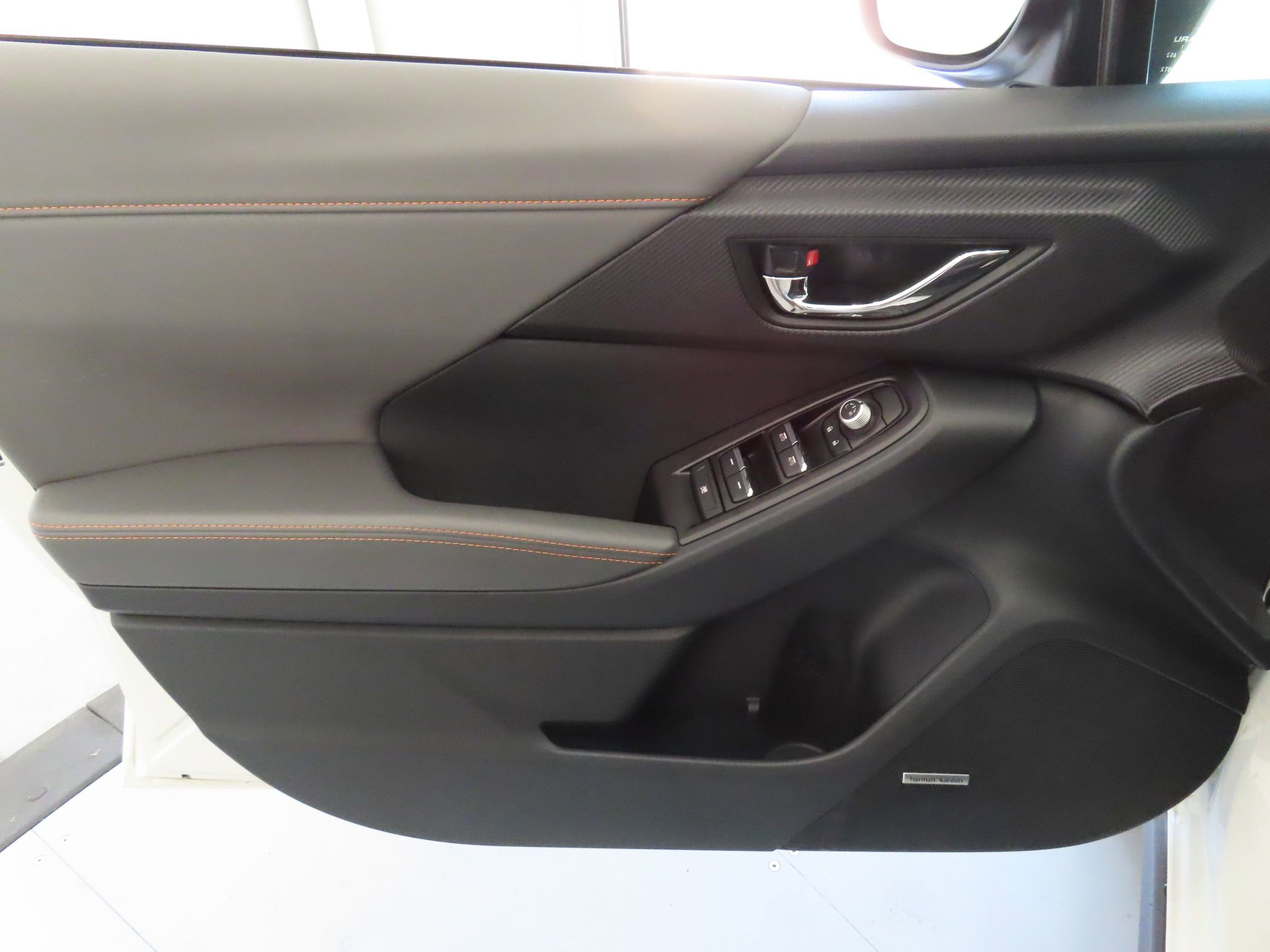 Used 2025 Subaru Crosstrek 2.5i Limited w/ Crosstrek Mirror Package AWD/4WD image 9