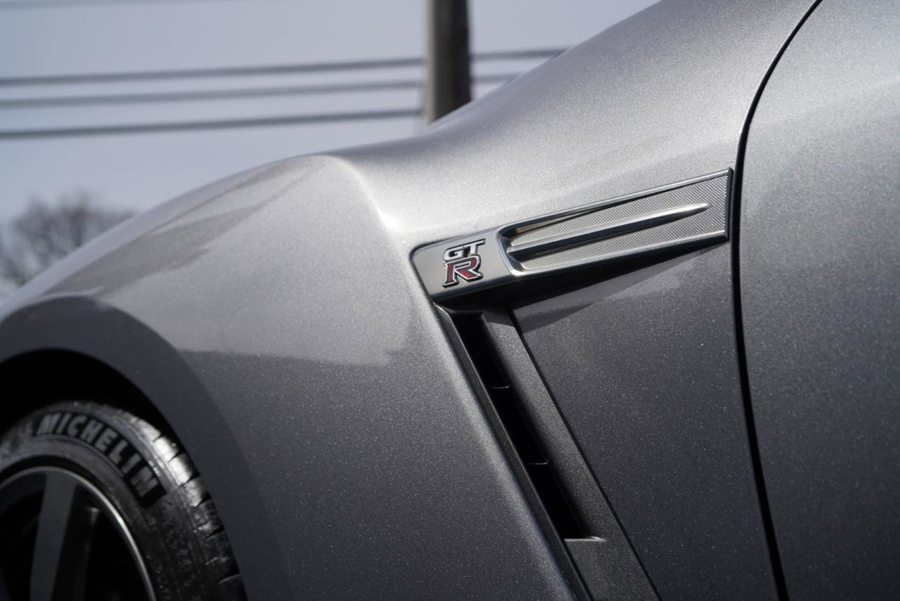 Used 2010 Nissan GT-R Premium image 87