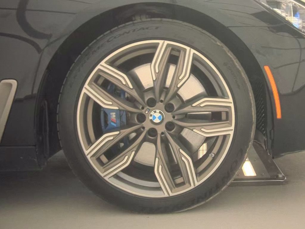 Used 2018 BMW M760i xDrive w/ Luxury Rear Seating Package AWD/4WD image 20