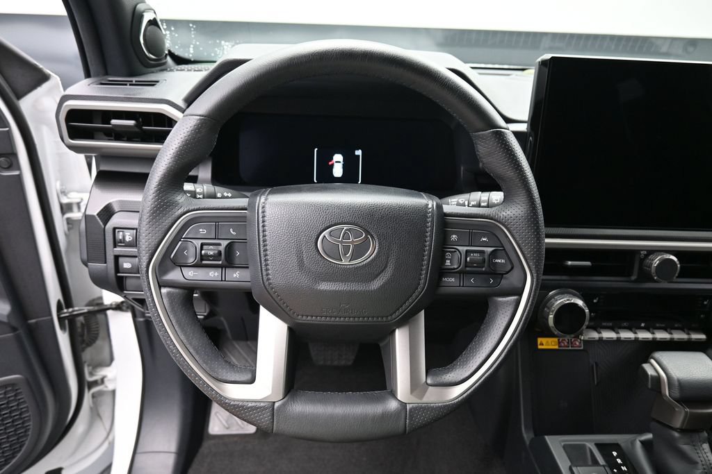 Used 2025 Toyota 4Runner Limited AWD/4WD image 17