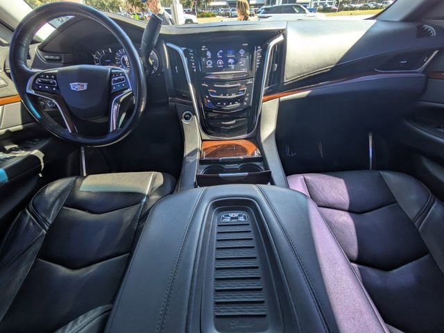 Used 2019 Cadillac Escalade Premium Luxury w/ Escalade Sport Edition image 12