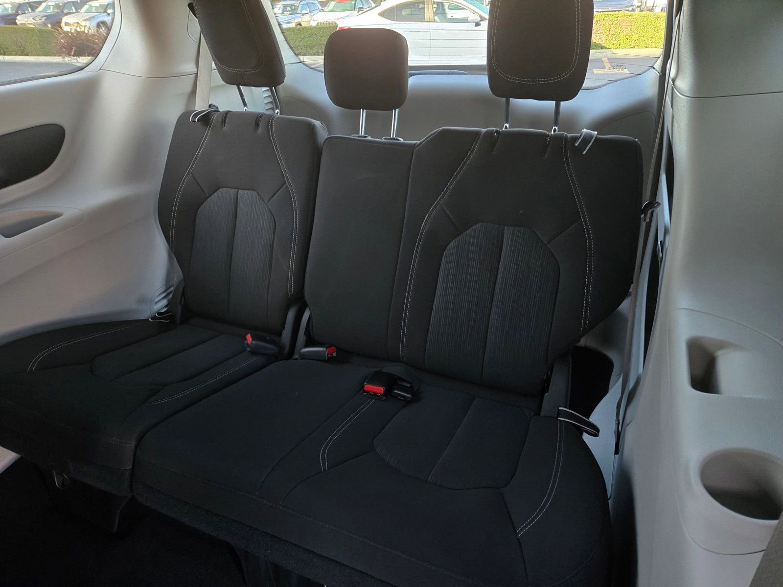 Used 2023 Chrysler Voyager LX image 12