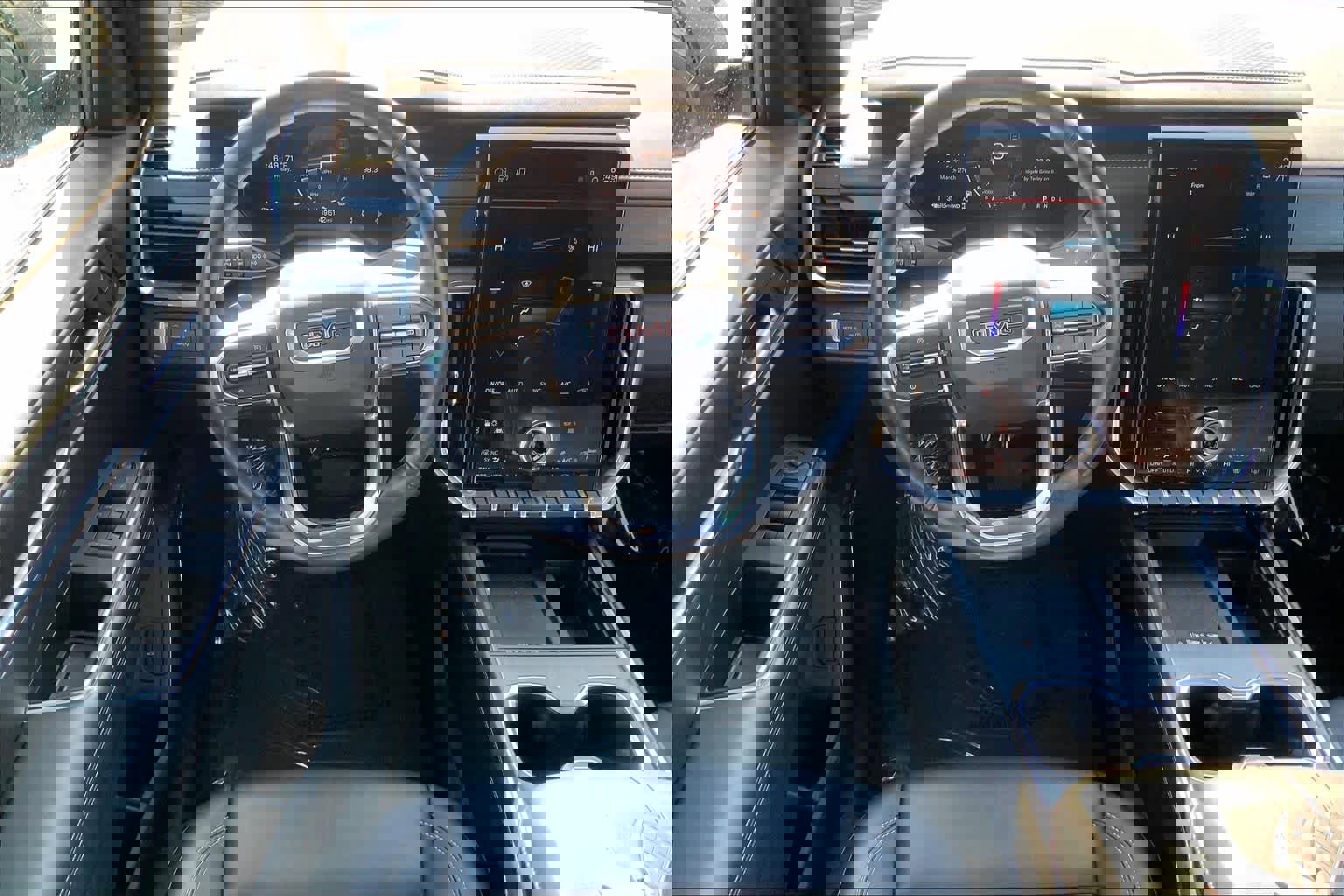 Used 2024 GMC Acadia Elevation image 6