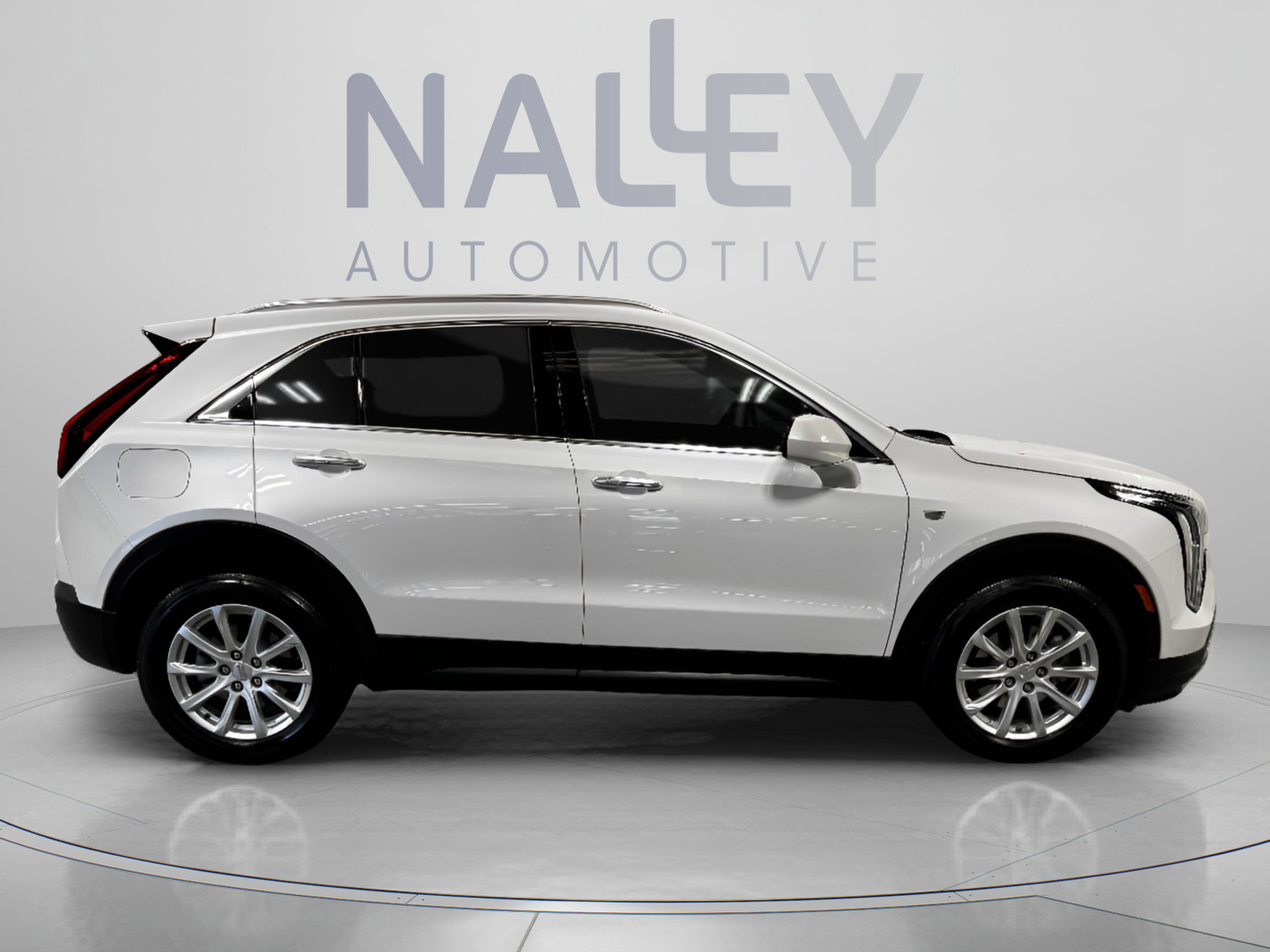 Used 2022 Cadillac XT4 Luxury w/ Driver Awareness Package FWD image 6