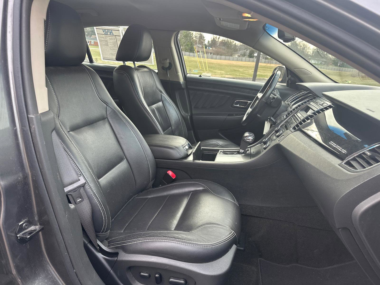 Used 2012 Ford Taurus Limited image 21