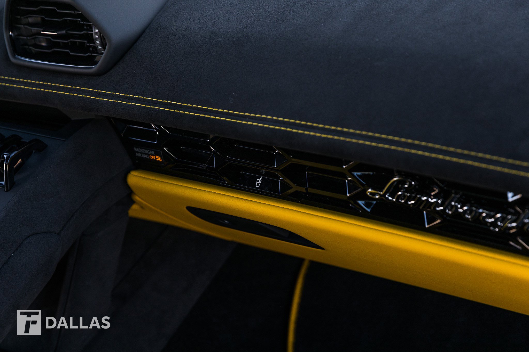 Used 2023 Lamborghini Huracan Tecnica image 32