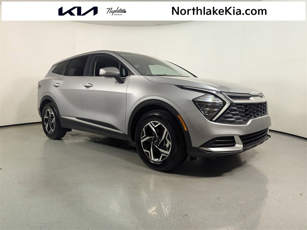 Used 2025 Kia Sportage LX image 1