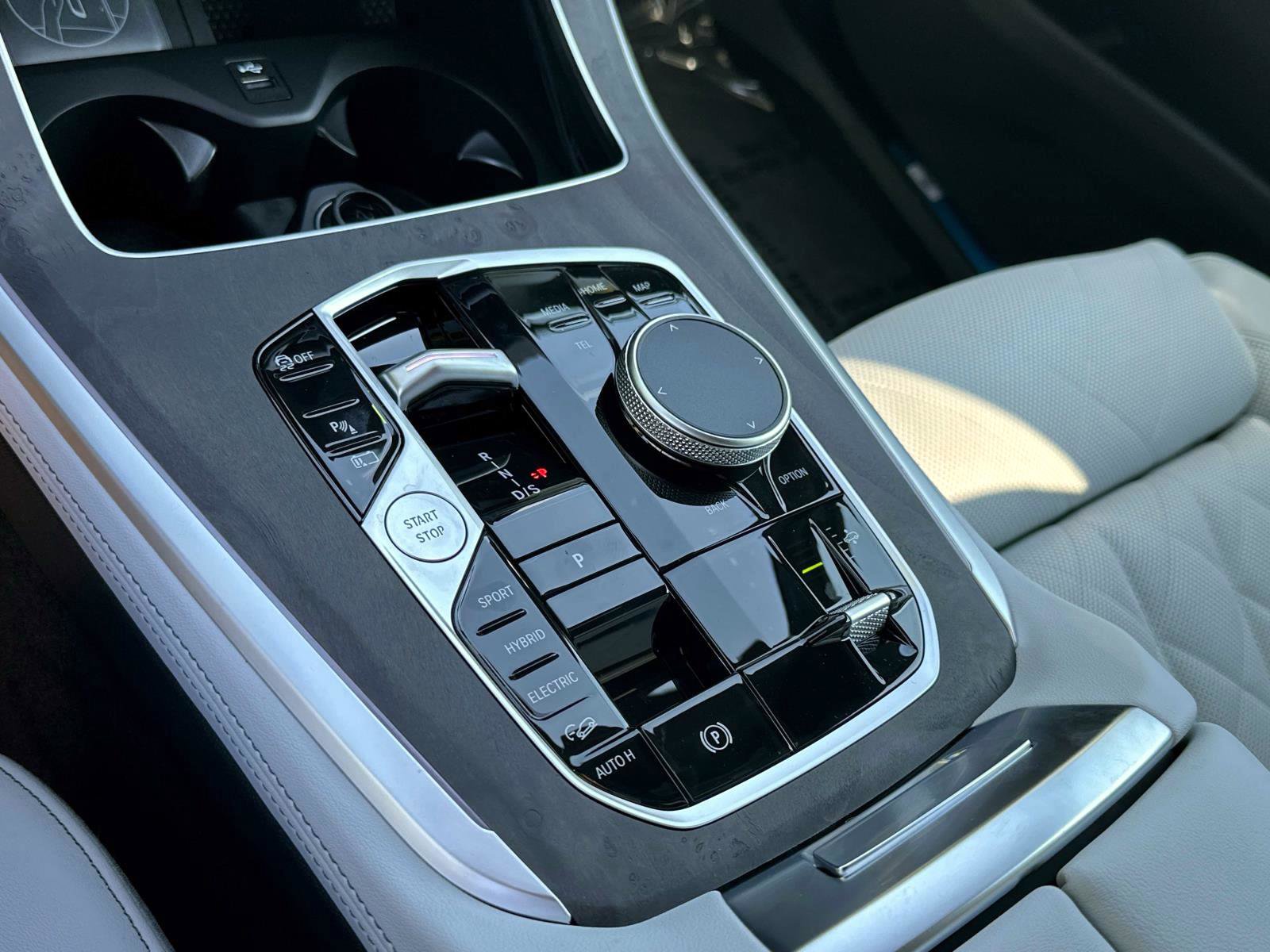 New 2026 BMW X5 xDrive50e w/ Climate Comfort Package image 24