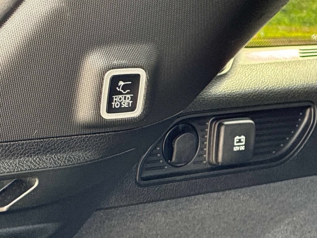 Used 2023 Jeep Grand Cherokee Summit AWD/4WD image 14