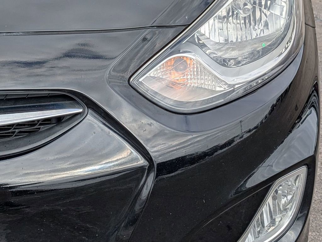 Used 2013 Hyundai Accent SE image 9