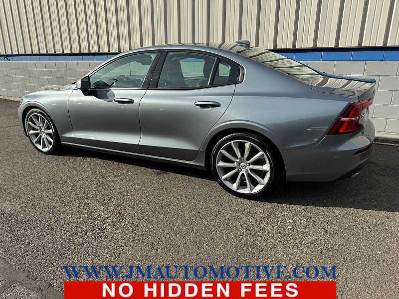 Used 2020 Volvo S60 T6 Momentum w/ Premium Package AWD/4WD image 3