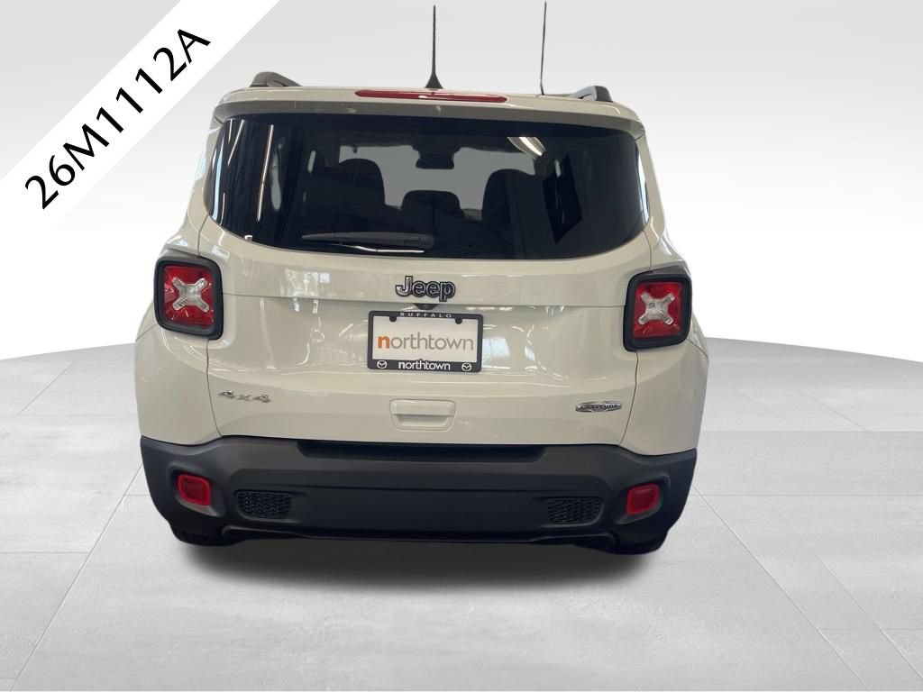 Used 2020 Jeep Renegade Latitude w/ Cold Weather Group AWD/4WD image 34