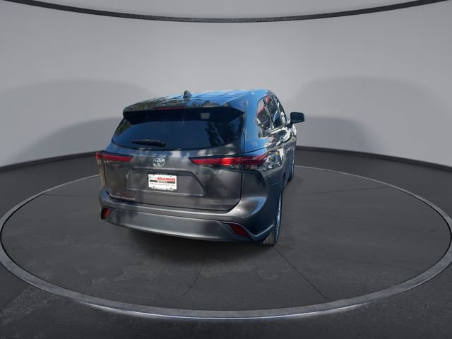 Used 2023 Toyota Highlander XLE image 16