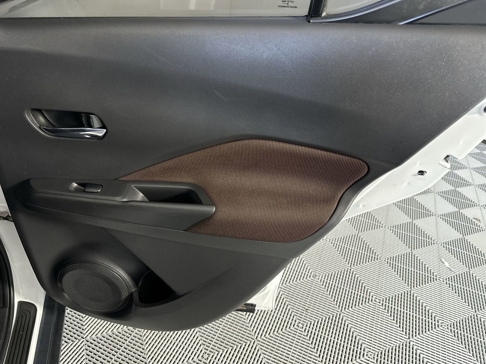 Used 2023 Nissan Kicks SR image 31