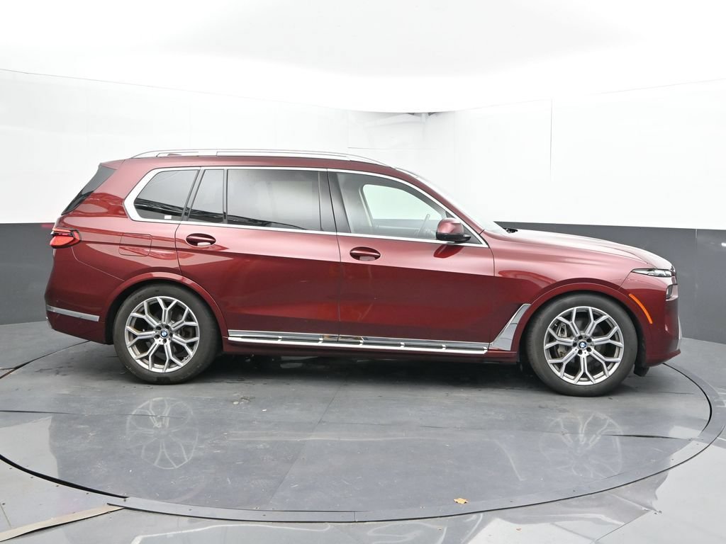 Used 2025 BMW X7 xDrive40i AWD/4WD image 3