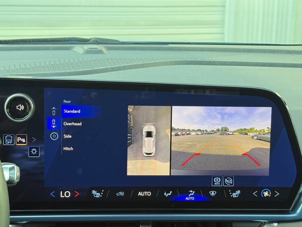 New 2026 Chevrolet Equinox EV LT FWD image 17