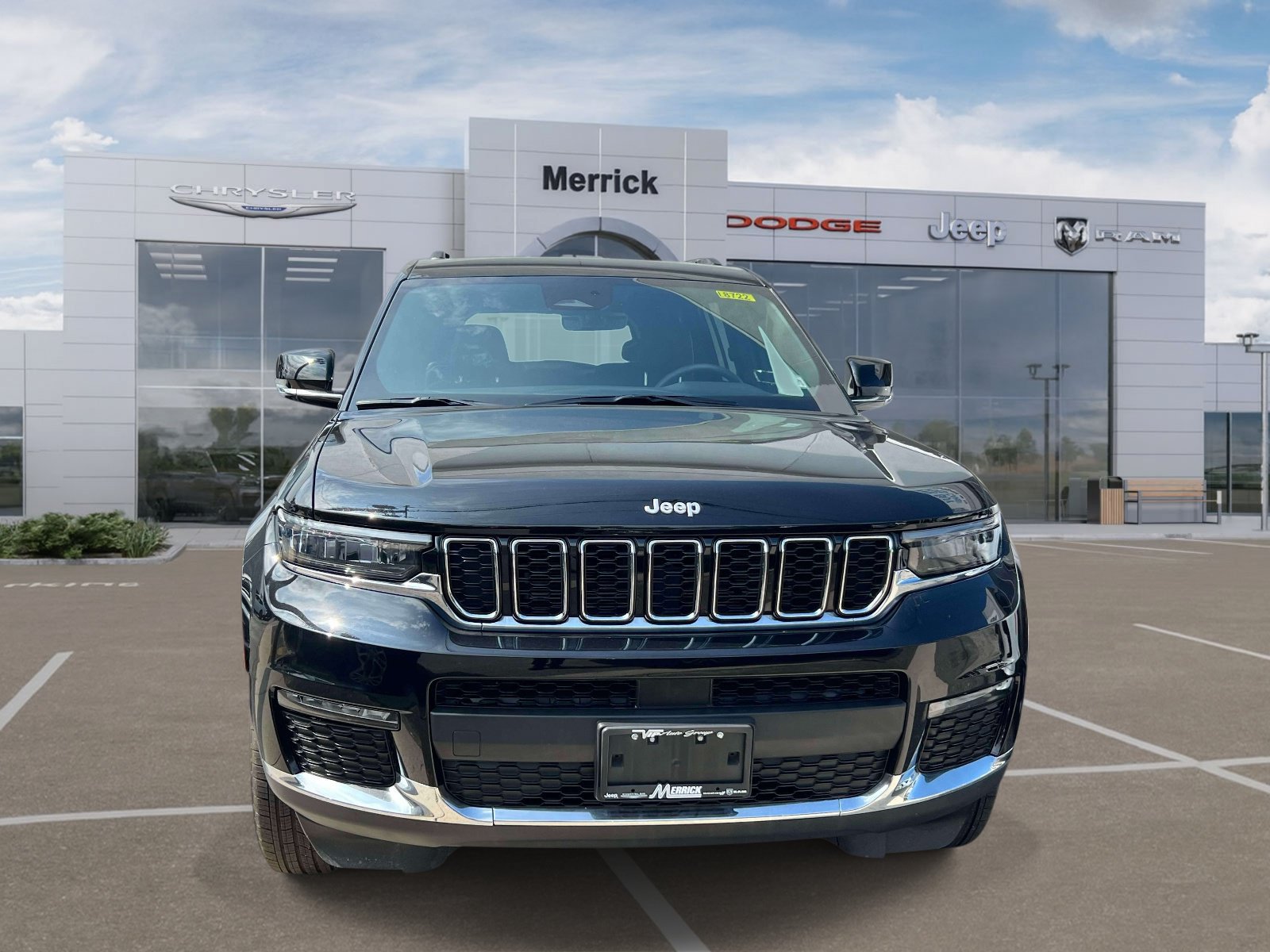 Used 2025 Jeep Grand Cherokee L Limited w/ MOPAR Finishing Package AWD/4WD video 3