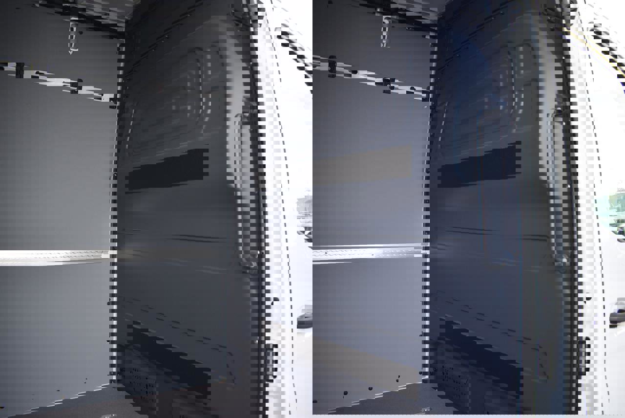 New 2025 Mercedes-Benz Sprinter 2500 image 9