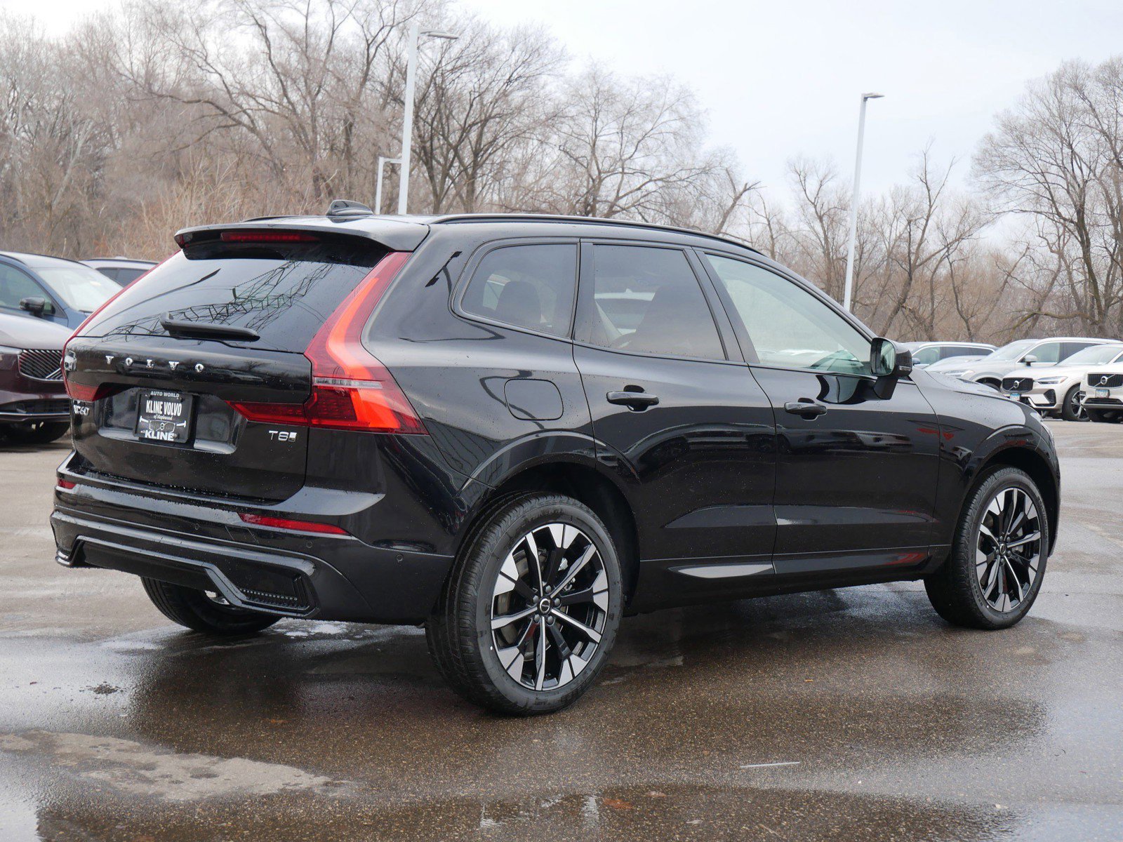 New 2026 Volvo XC60 T8 Plus w/ Climate Package image 3