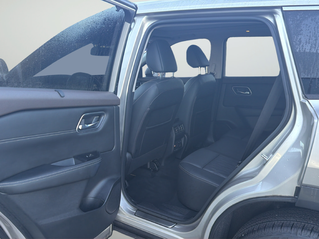 Certified 2021 Nissan Rogue Platinum FWD image 25