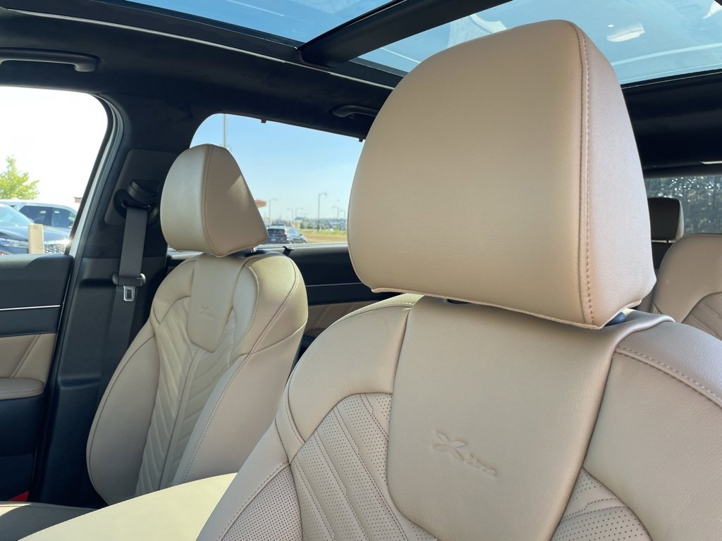 New 2026 Kia Sorento SX Prestige w/ Olive Brown Leather Package image 23