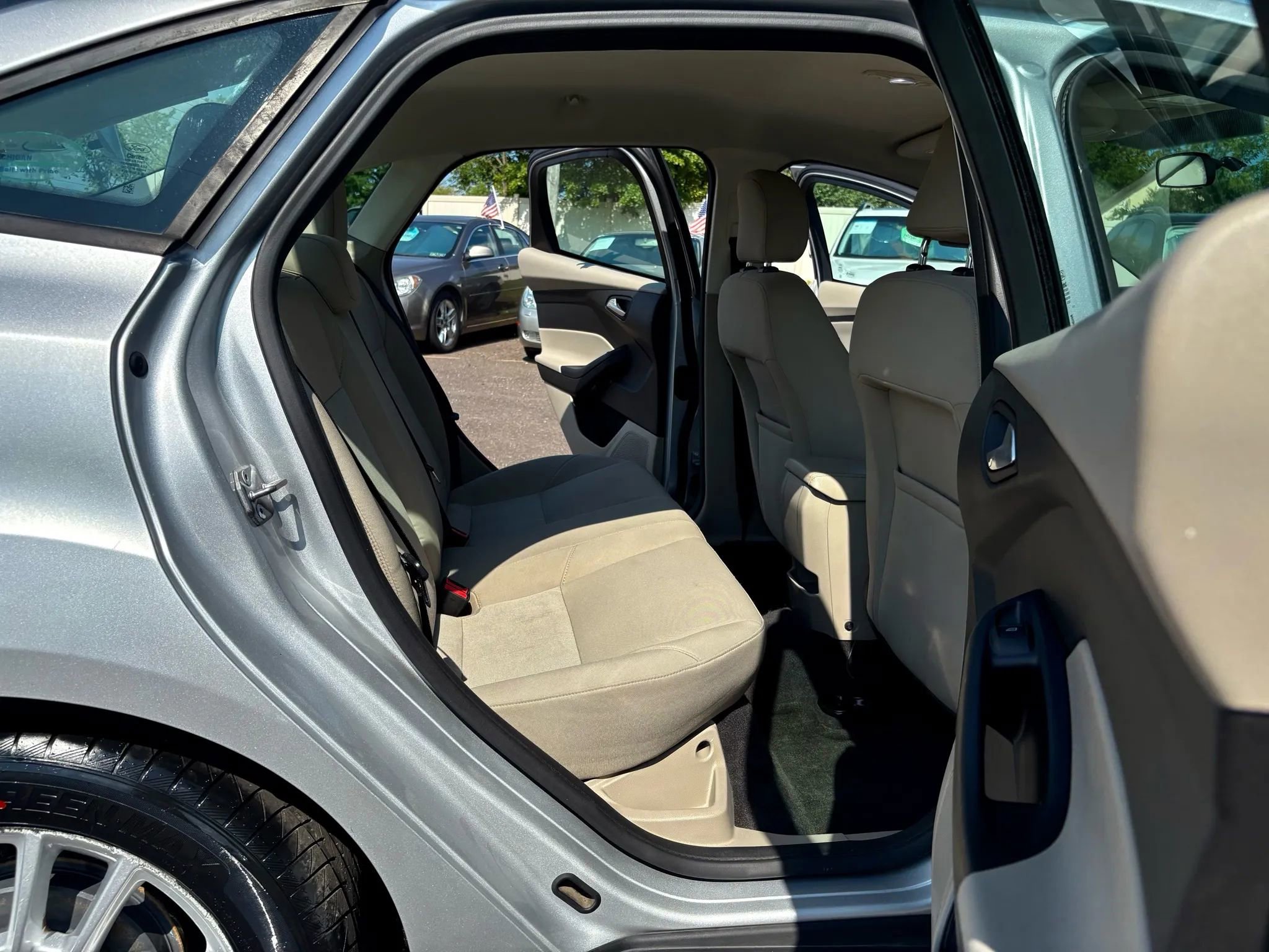 Used 2016 Ford Focus SE w/ SE Power Seat Package image 19