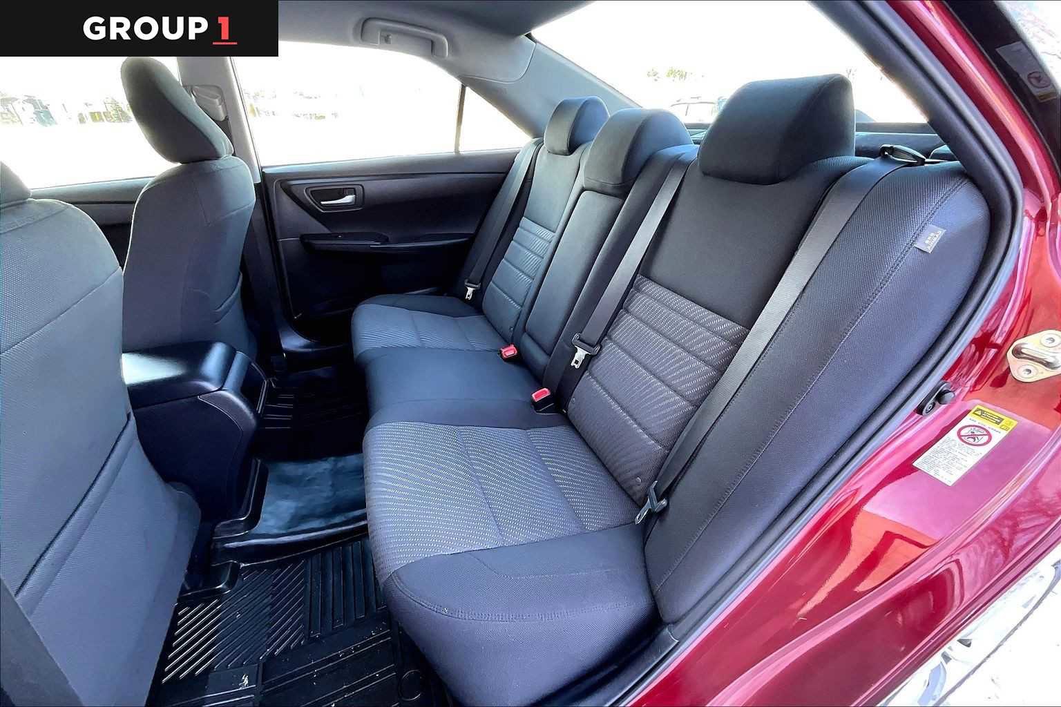 Used 2017 Toyota Camry LE image 21