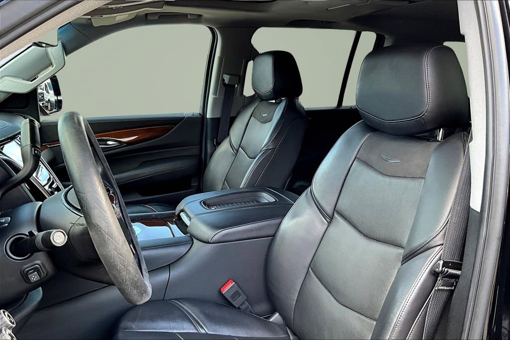 Used 2019 Cadillac Escalade ESV Luxury image 25