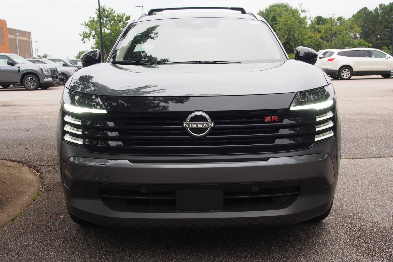 Used 2026 Nissan Kicks SR image 2